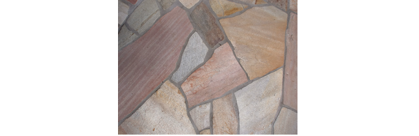 乱形石を施工した床